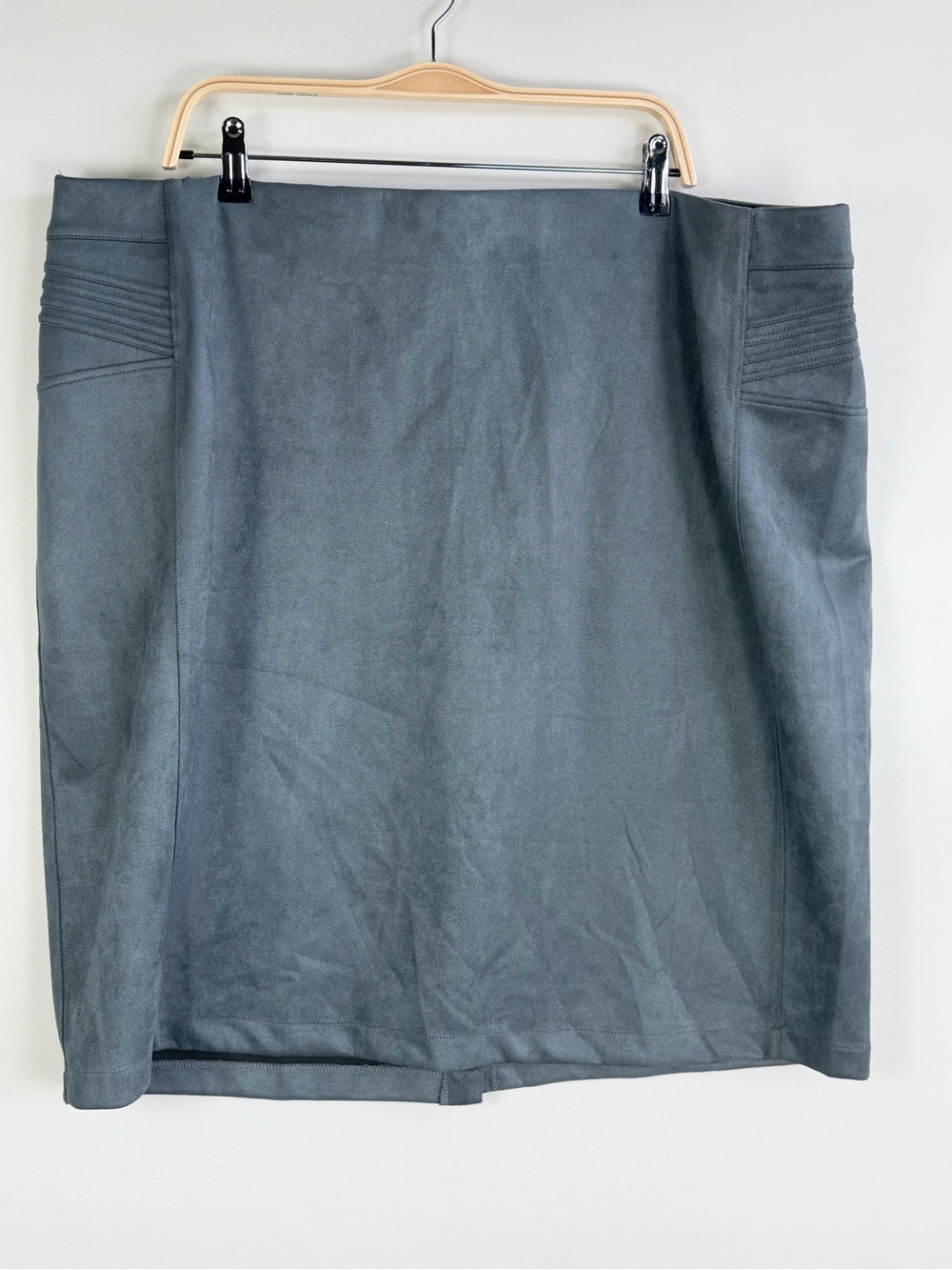 Ashley Stewart Gray Faux Suede Pencil Skirt Size 26/28